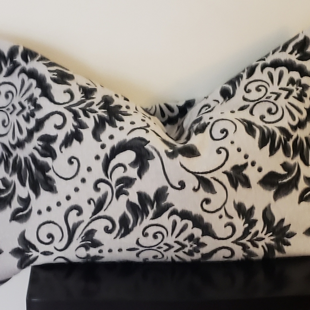 Black &White Upholstery Accent Throw Pillow Cover Elegant Print 26"×16".